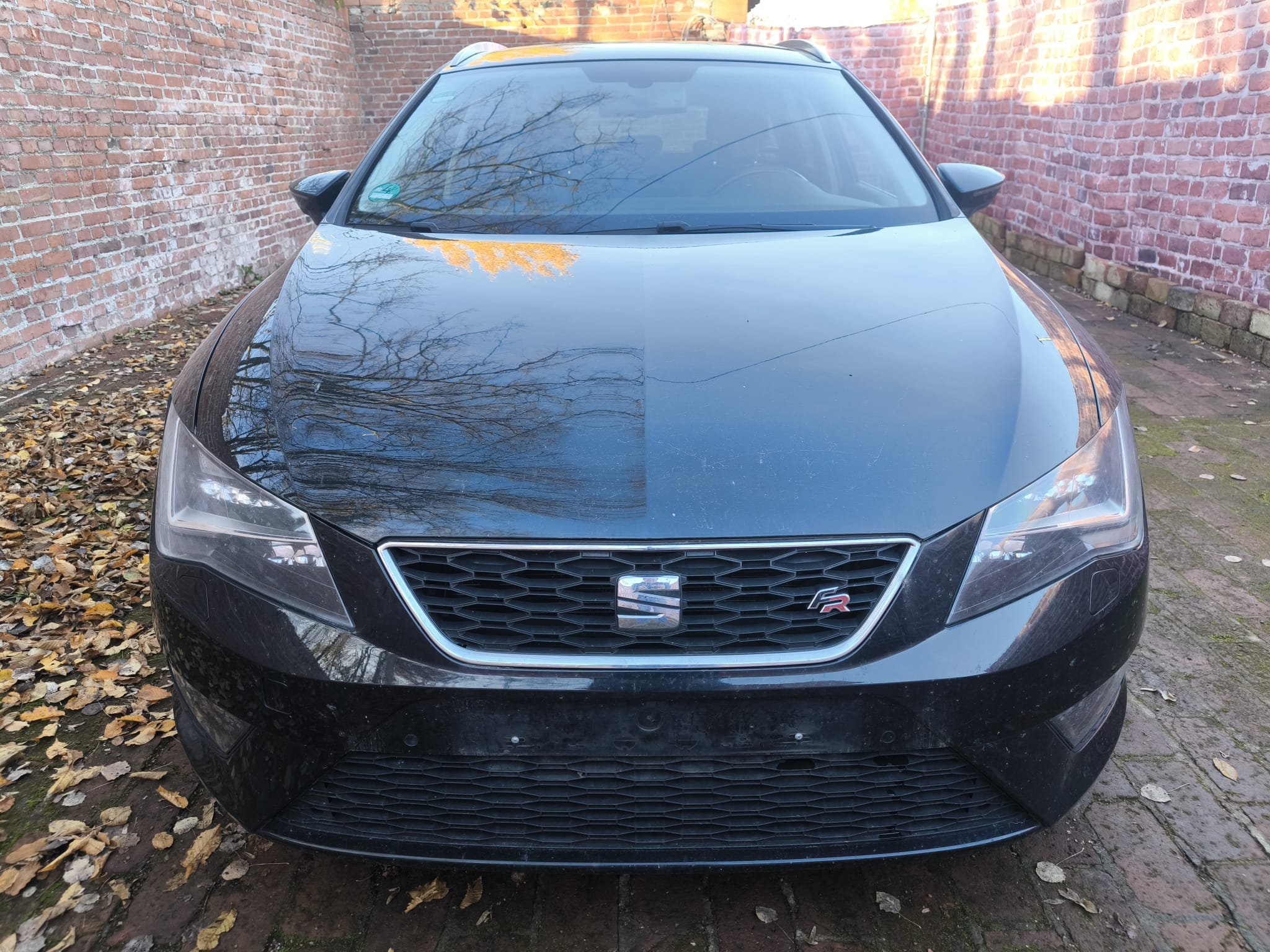 Schwarzen Seat Leon FR Kombi mit Motorschaden in Salzgitter verkaufen