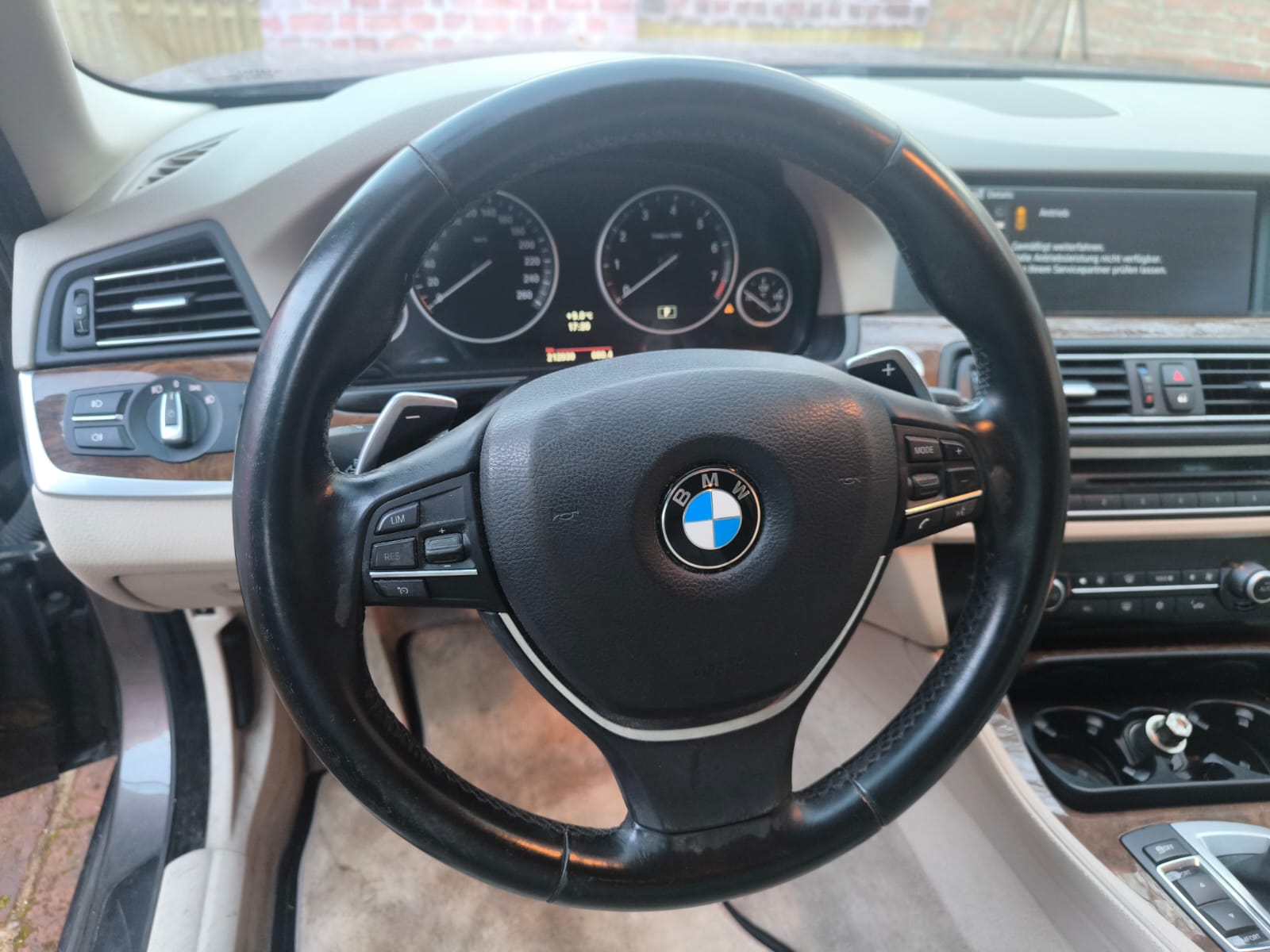 BMW Innenraum mit Lenkrad nach Verkauf an Autoankauf in Schwandorf für stressfreies Auto verkaufen