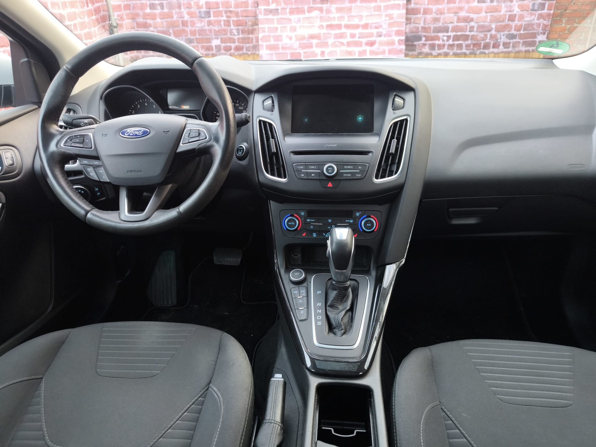 Ford Focus Innenraum mit Automatikgetriebe in Siegen verkaufen