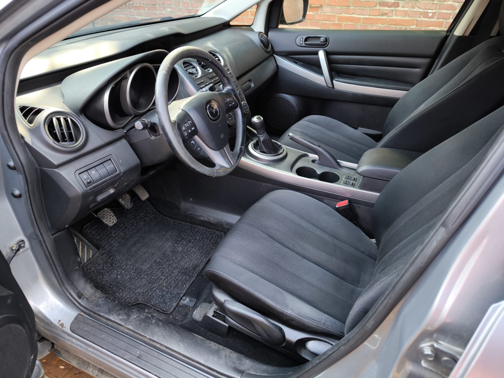 Gepflegter Innenraum eines gebrauchten Mazda in Stendal als Beispiel für unkompliziertes Auto verkaufen