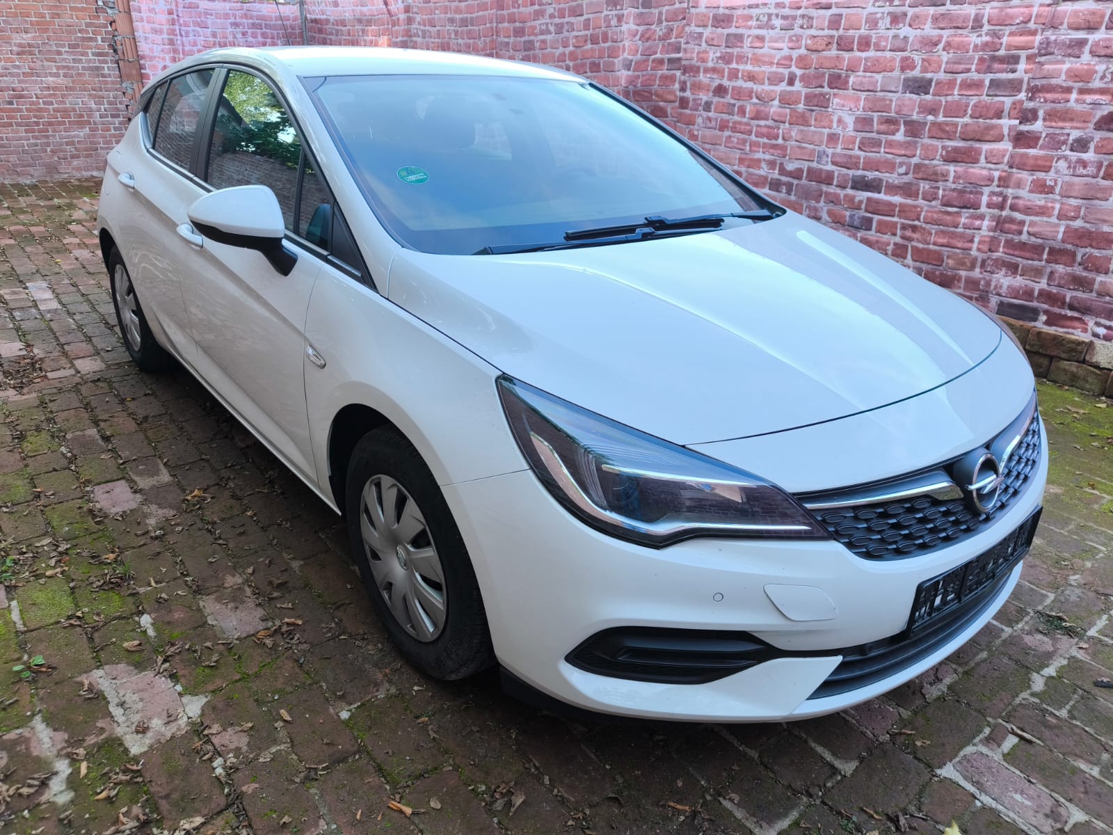 Weißer Opel Astra bereits verkauft in Stolberg für Autobesitzer die ihr Auto unkompliziert verkaufen möchten