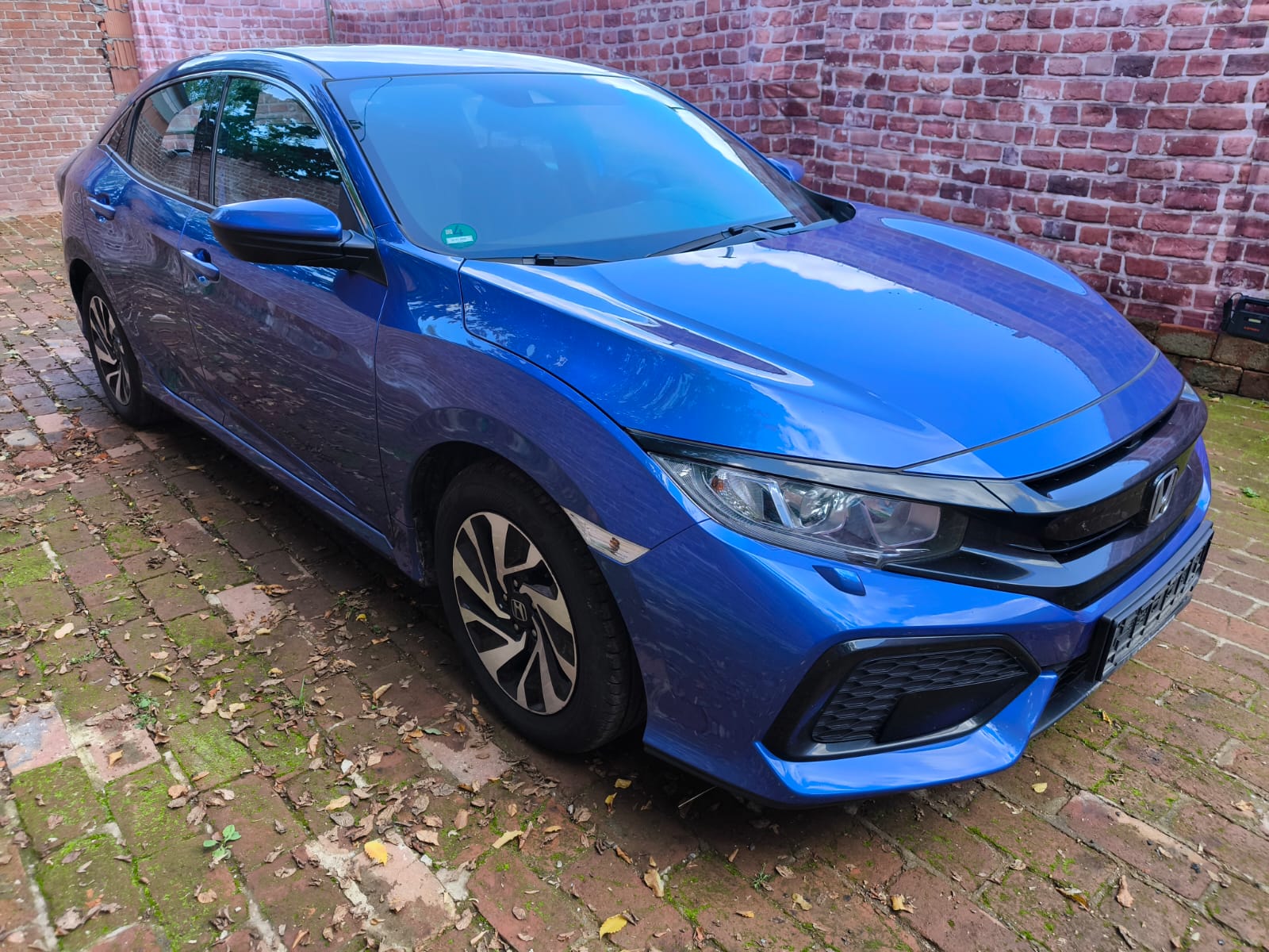 Blauer Honda Civic bereits in Straubing verkauft als Beispiel für Auto online verkaufen trotz Mängeln