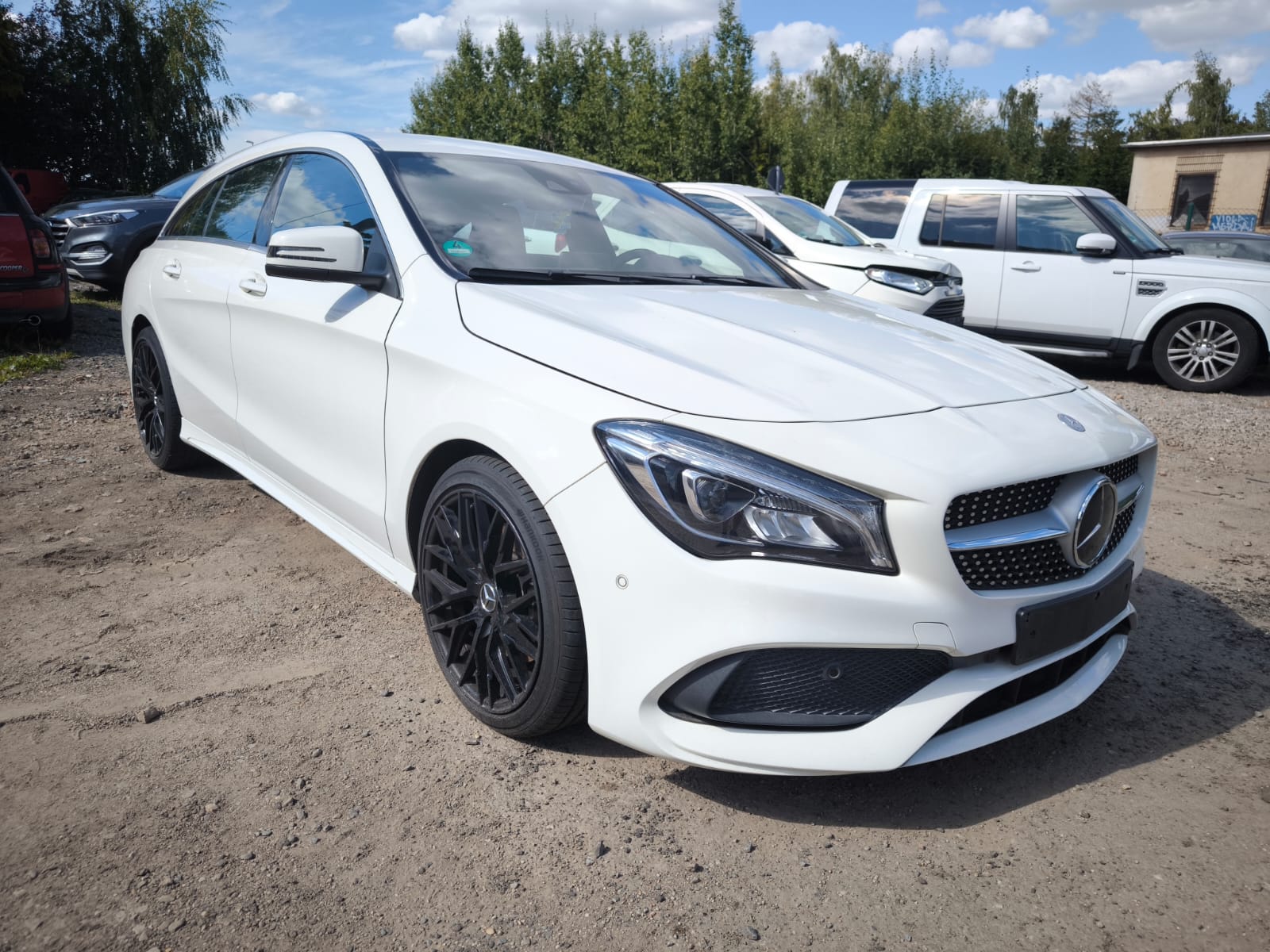 Mercedes CLA Kombi mit Schaden an Händler in Tuttlingen verkaufen