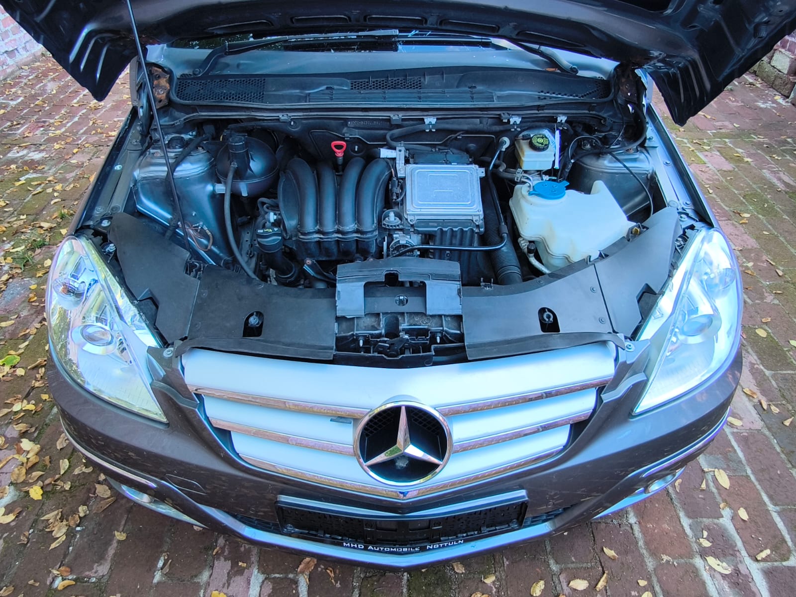 Mercedes mit geöffnetem Motorraum in Viernheim verkaufen trotz Motorschaden