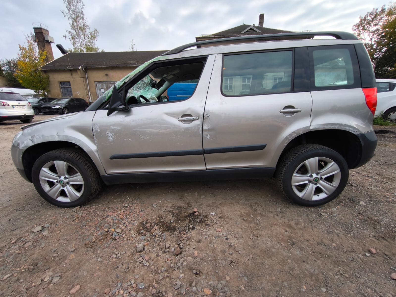 Beschädigten Skoda Yeti SUV als Unfallauto in Weimar verkaufen nach Seitenaufprall