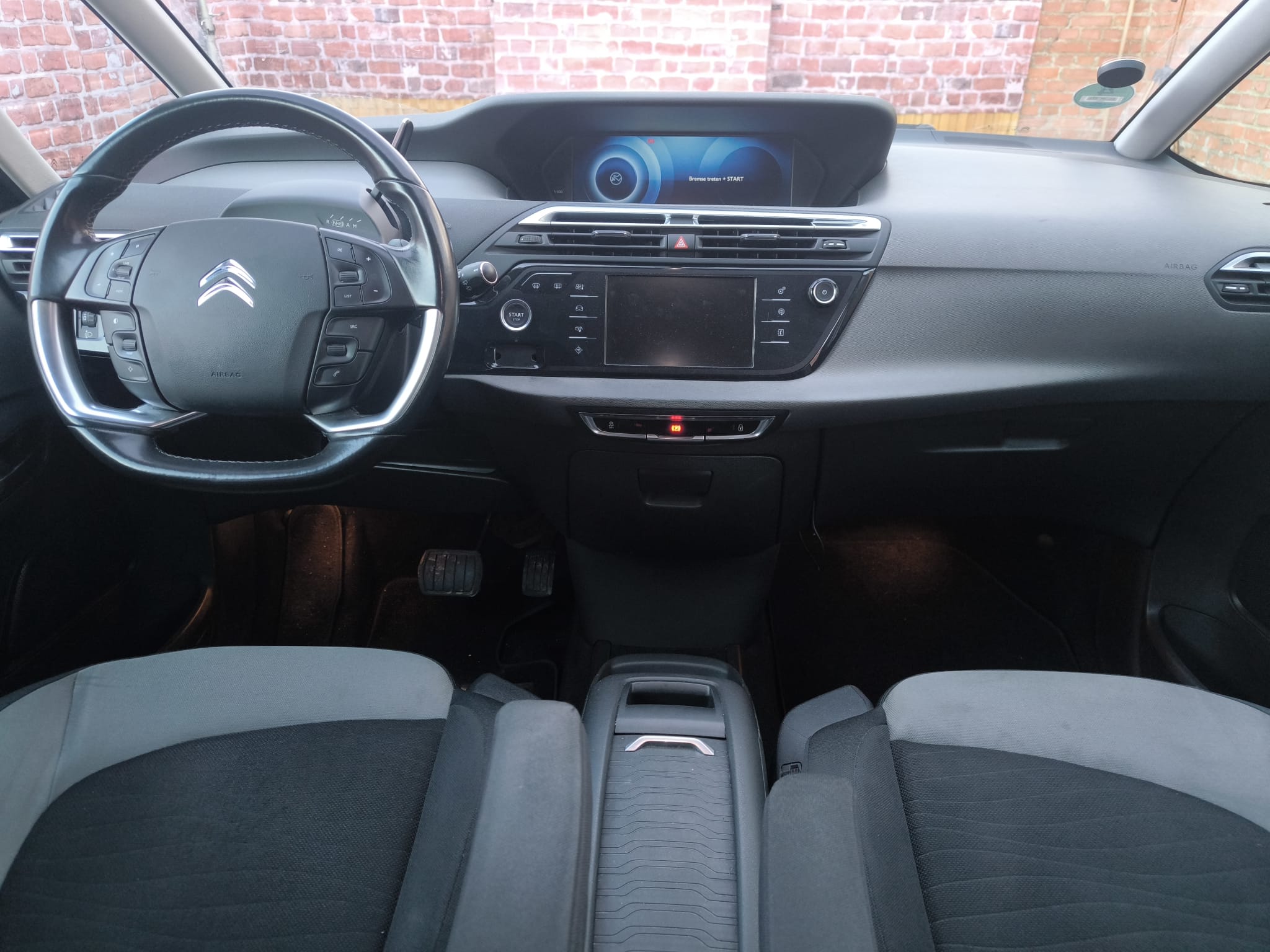 Citroën C4 Picasso Innenraum nach erfolgreichem Auto verkaufen in Weinheim bei professionellem Ankäufer