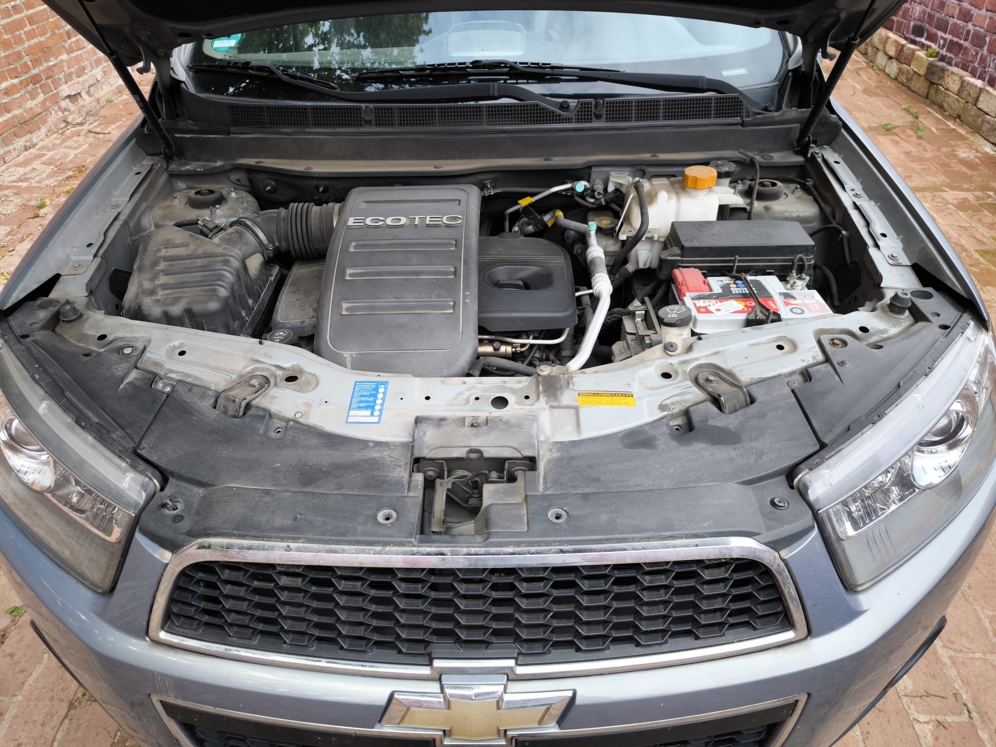 Chevrolet mit geöffnetem Motorraum nach Verkauf mit Getriebeschaden in Weißenfels verkaufen