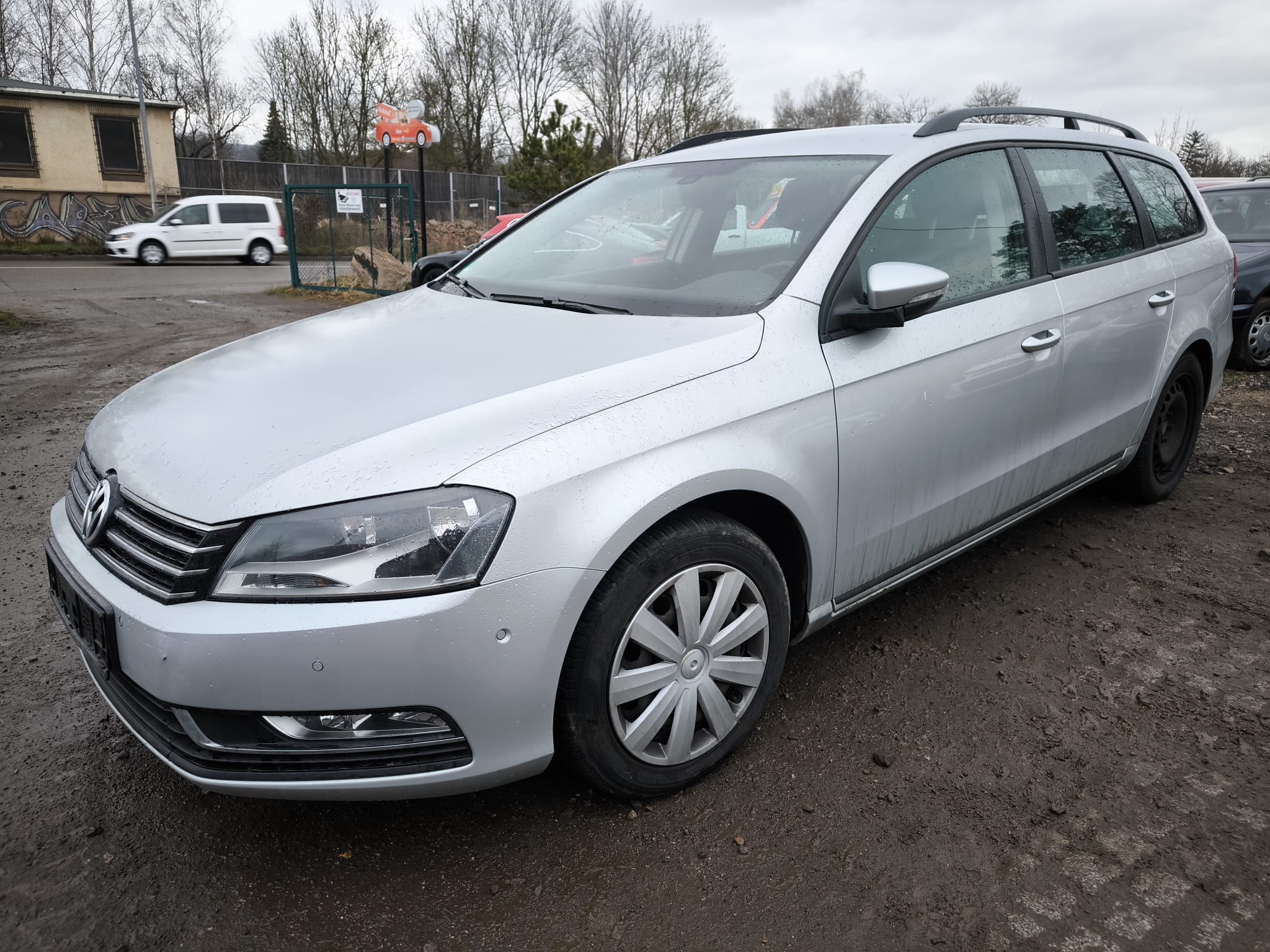 Silberner VW Passat Kombi in Weißenfels verkauft an Autoankäufer für Autos in jedem Zustand