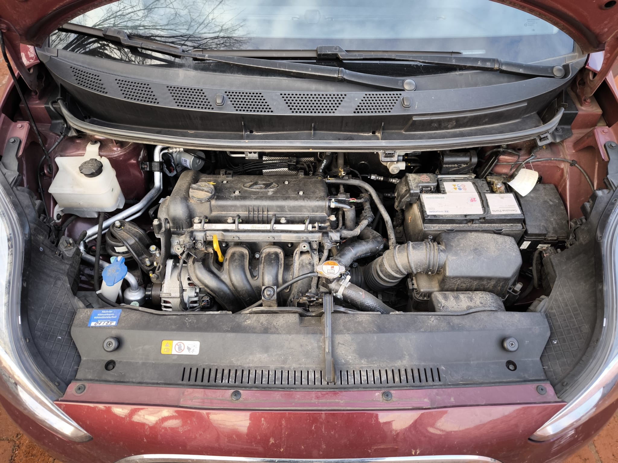 Motorraum eines Kleinwagens mit Getriebeschaden der bereits in Wernigerode verkauft wurde