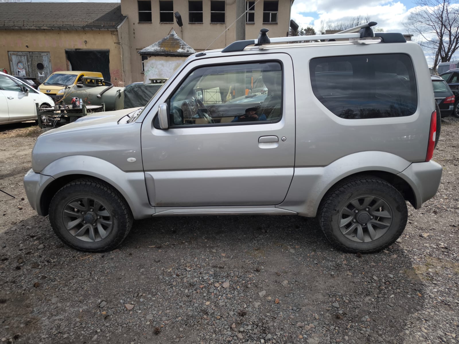 Silbernen Suzuki Jimny in Winsen an seriösen Autoankäufer verkaufen