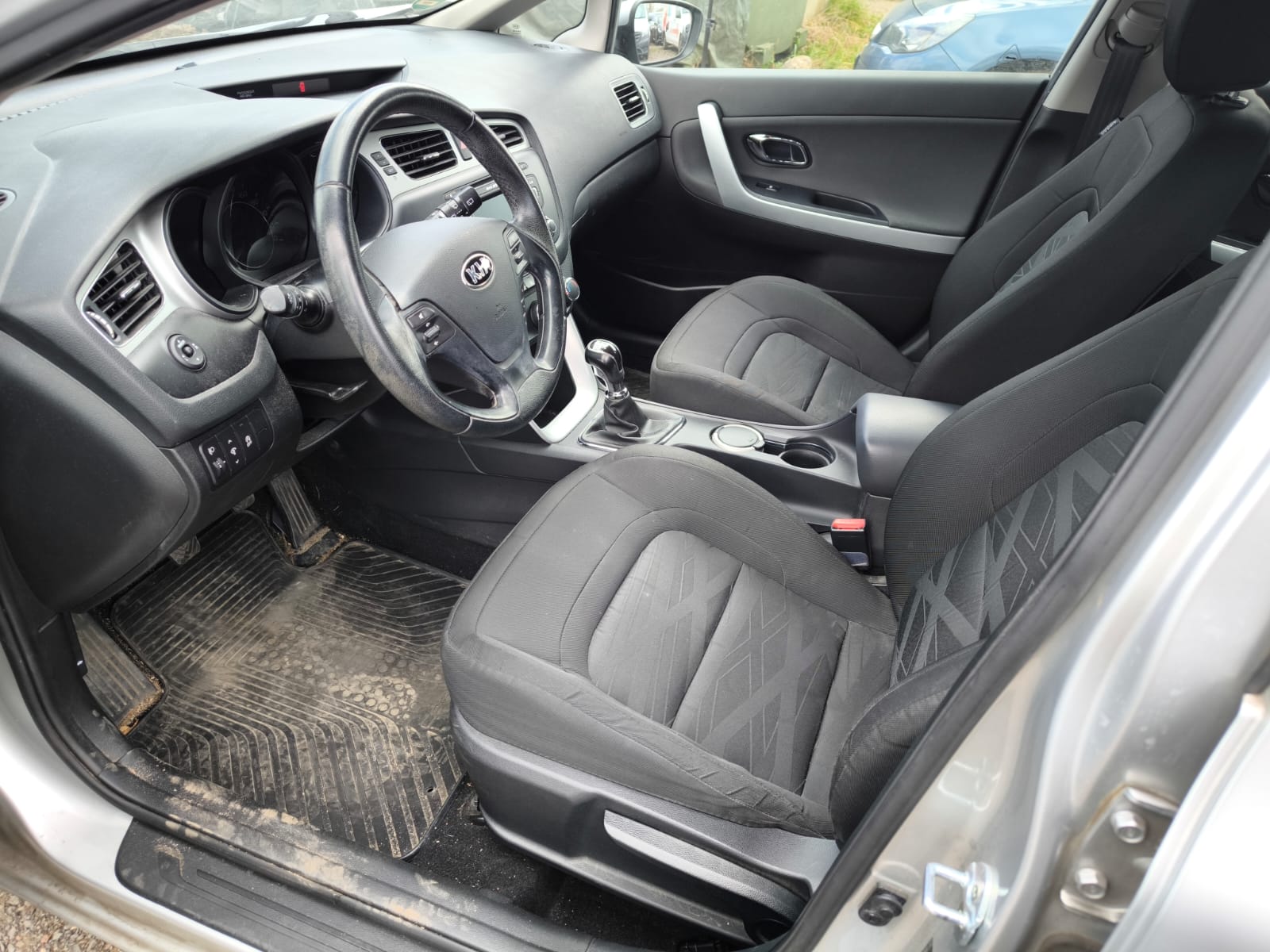 Kia Cee'd Innenraum von bereits verkauftem Gebrauchtwagen für Auto online verkaufen in Wittenberg