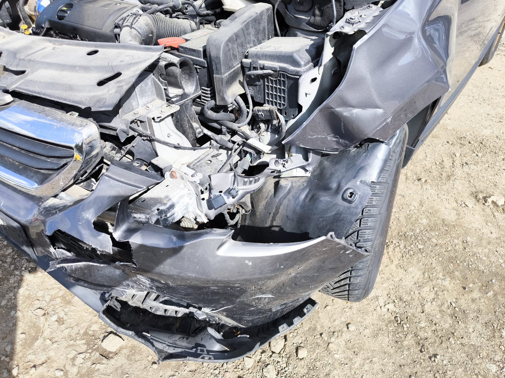 Stark beschädigtes Unfallauto mit Frontschaden in Zirndorf unkompliziert verkaufen