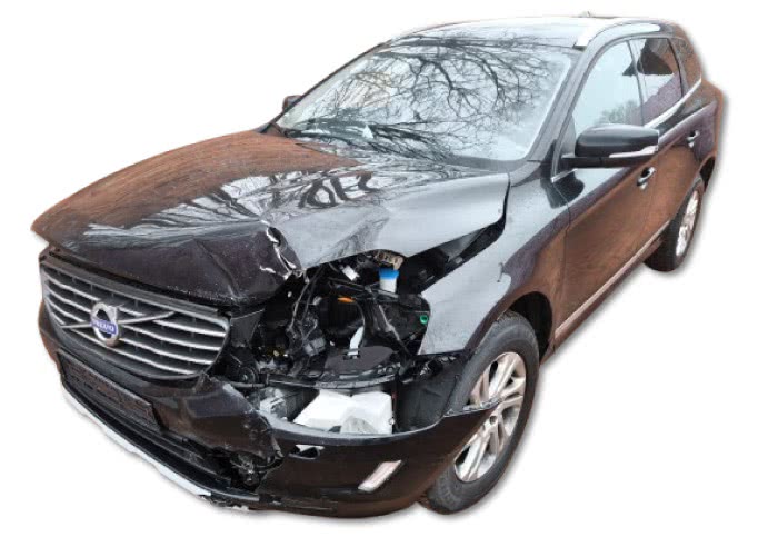 VOLVO beim Ankauf mit Frontschaden nach einem Unfall