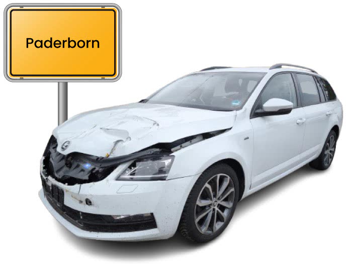 Renault mit Frontschaden beim Unfallwagen-Ankauf in Paderborn