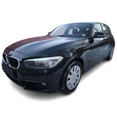 Frontansicht eines defekten 1er BMW 