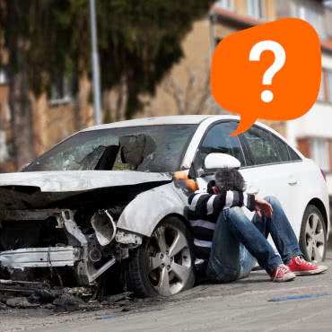 Großes Fragezeichen beim Auto mit Totalschaden