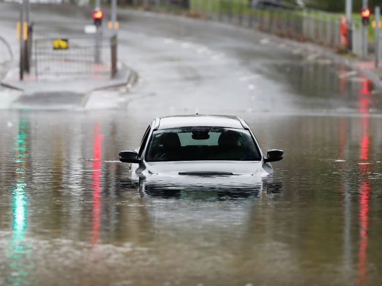 Wasserschaden am Auto durch Überflutung